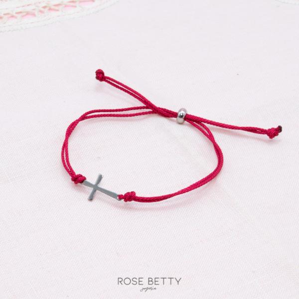 Pulsera hilo rojo dije cruz acero – Rose Betty Joyeria